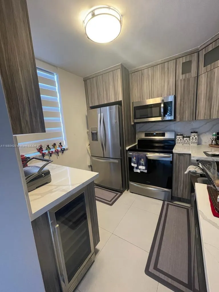 9225 Collins Ave, #1407