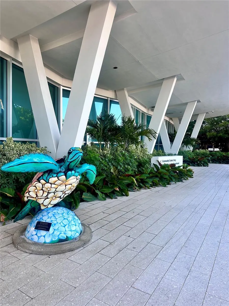 9225 Collins Ave, #1407