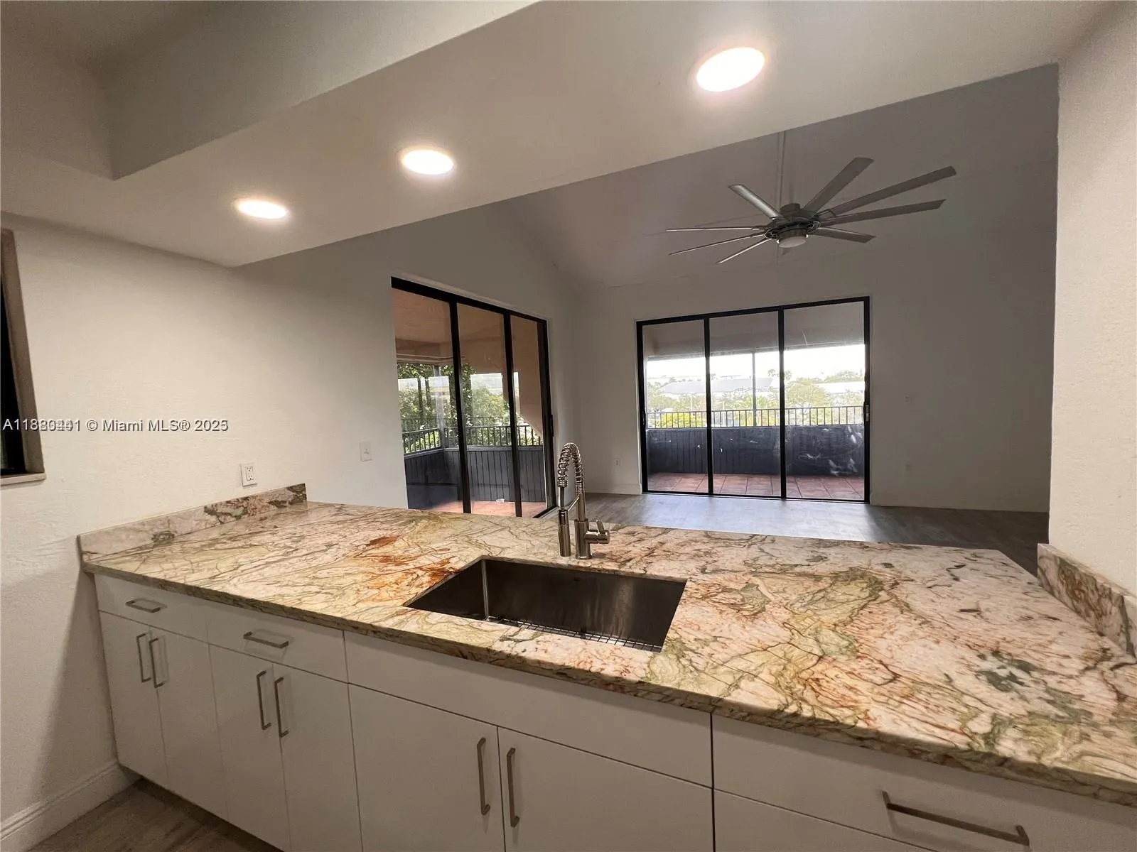 16220 NW 2nd Ave, #511