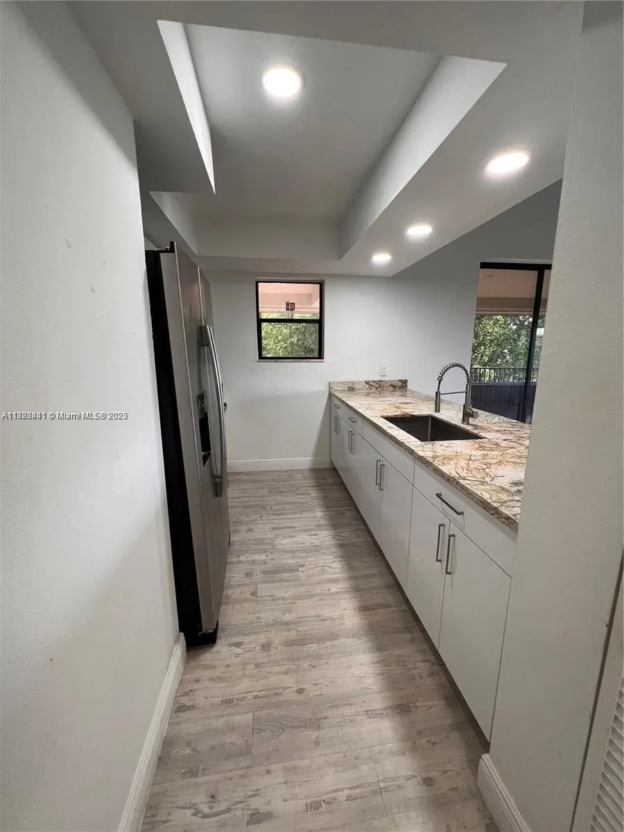 16220 NW 2nd Ave, #511
