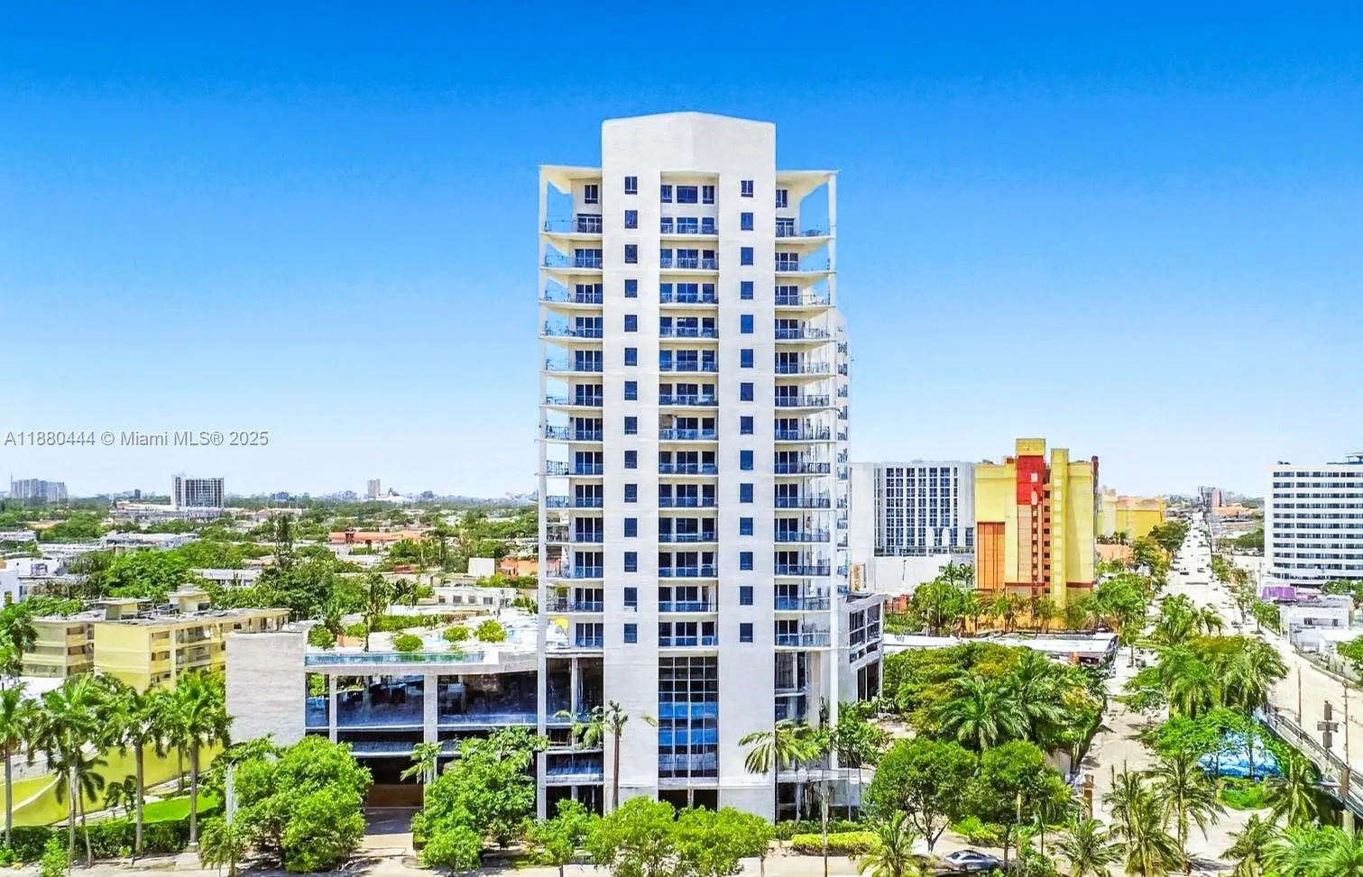 10 SW South River Dr, #605