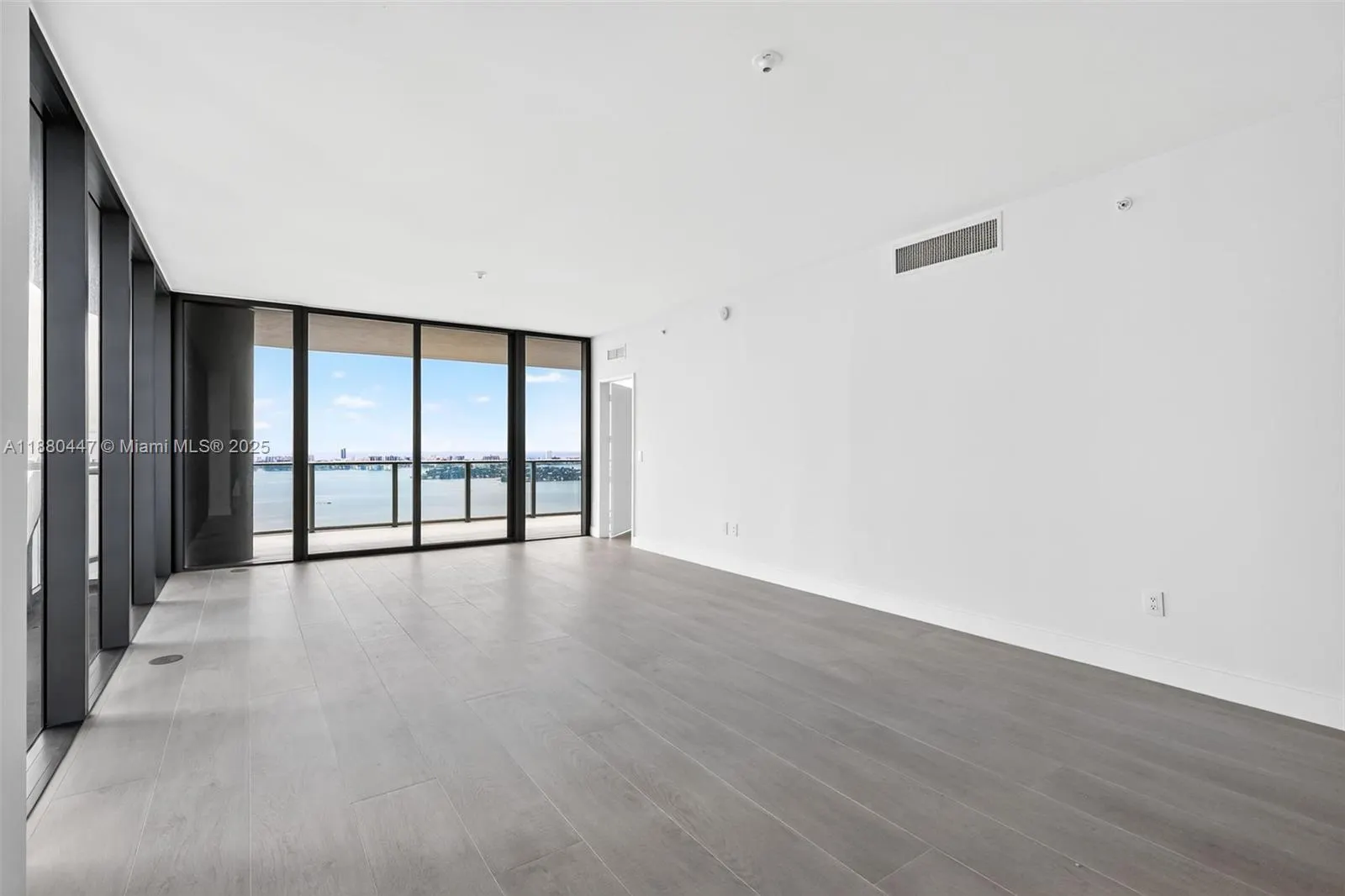 700 NE 24th, #3801