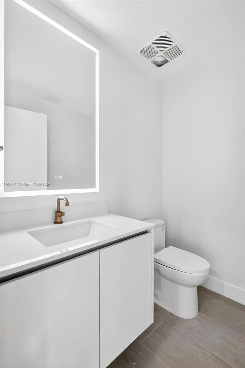 700 NE 24th, #3801