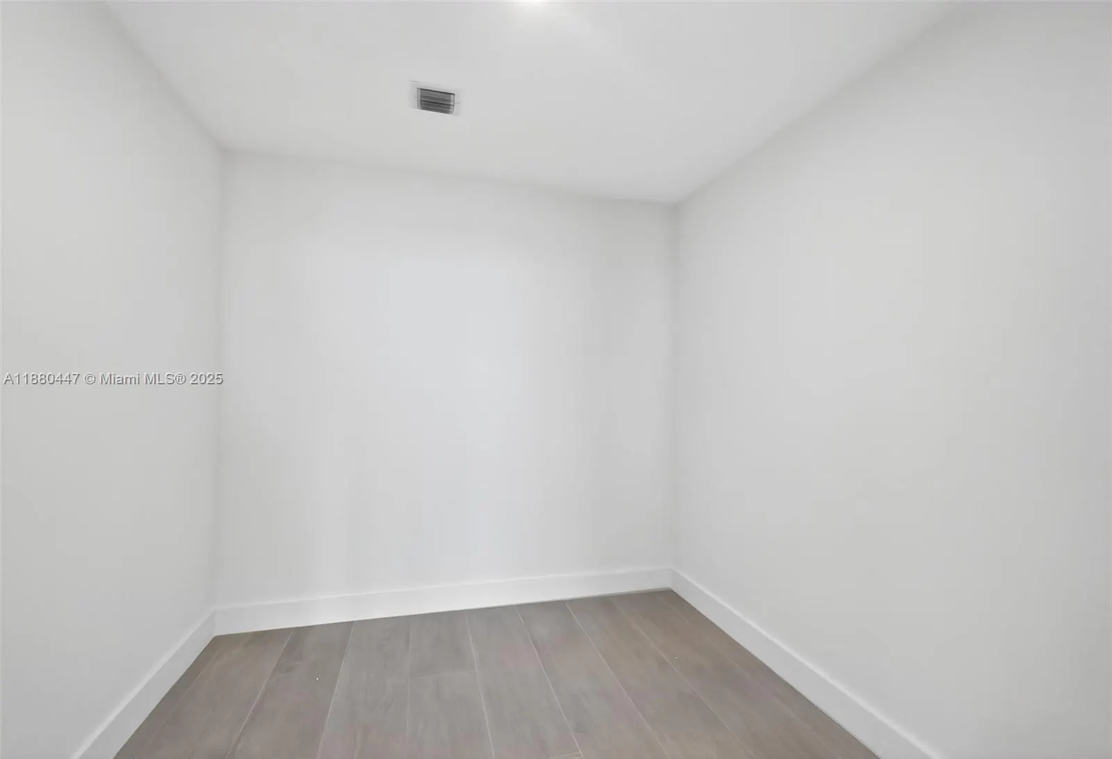 700 NE 24th, #3801