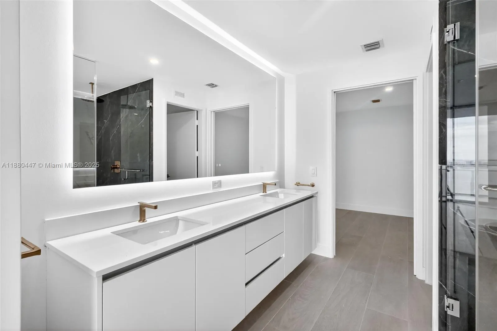700 NE 24th, #3801