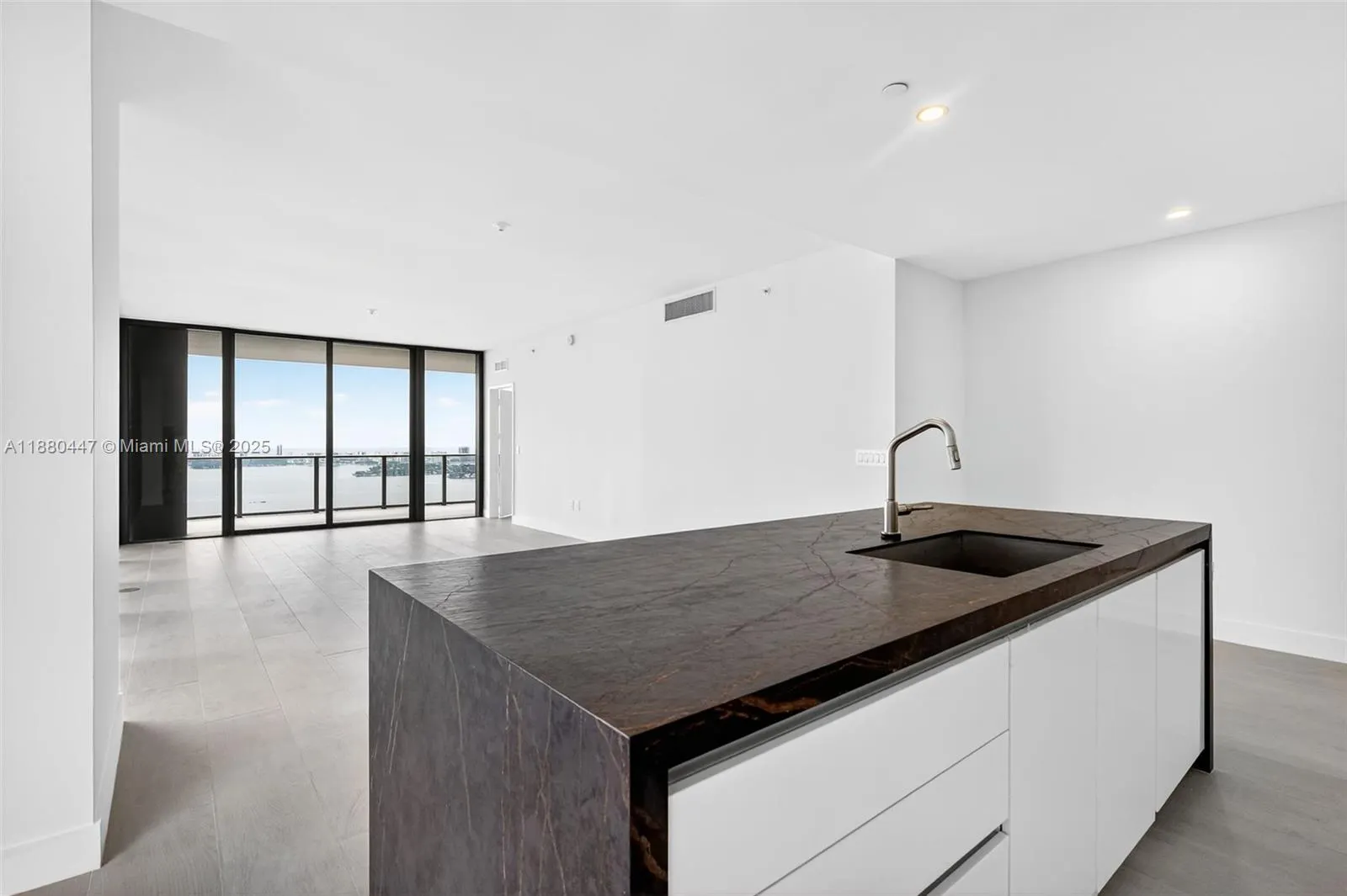 700 NE 24th, #3801