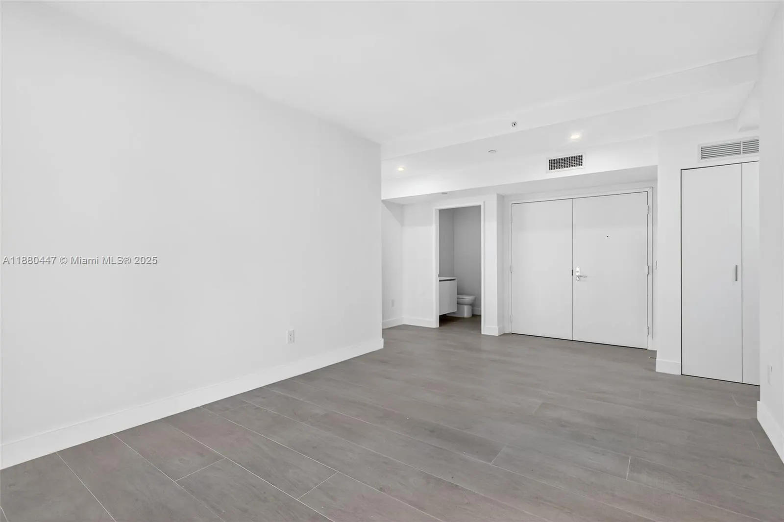 700 NE 24th, #3801