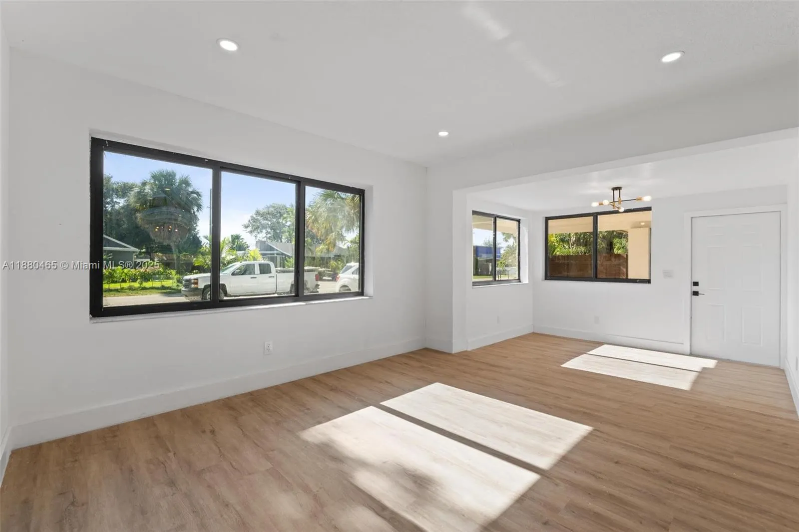 1516 SW 30th Ter