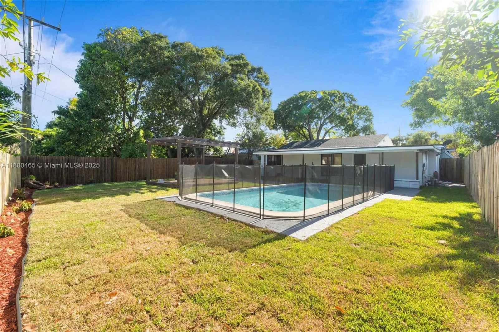 1516 SW 30th Ter