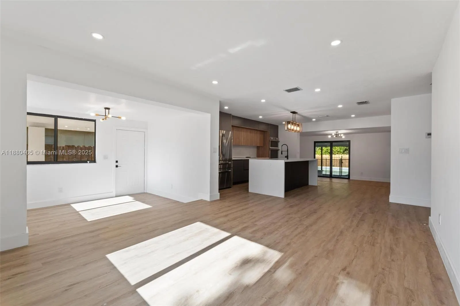1516 SW 30th Ter