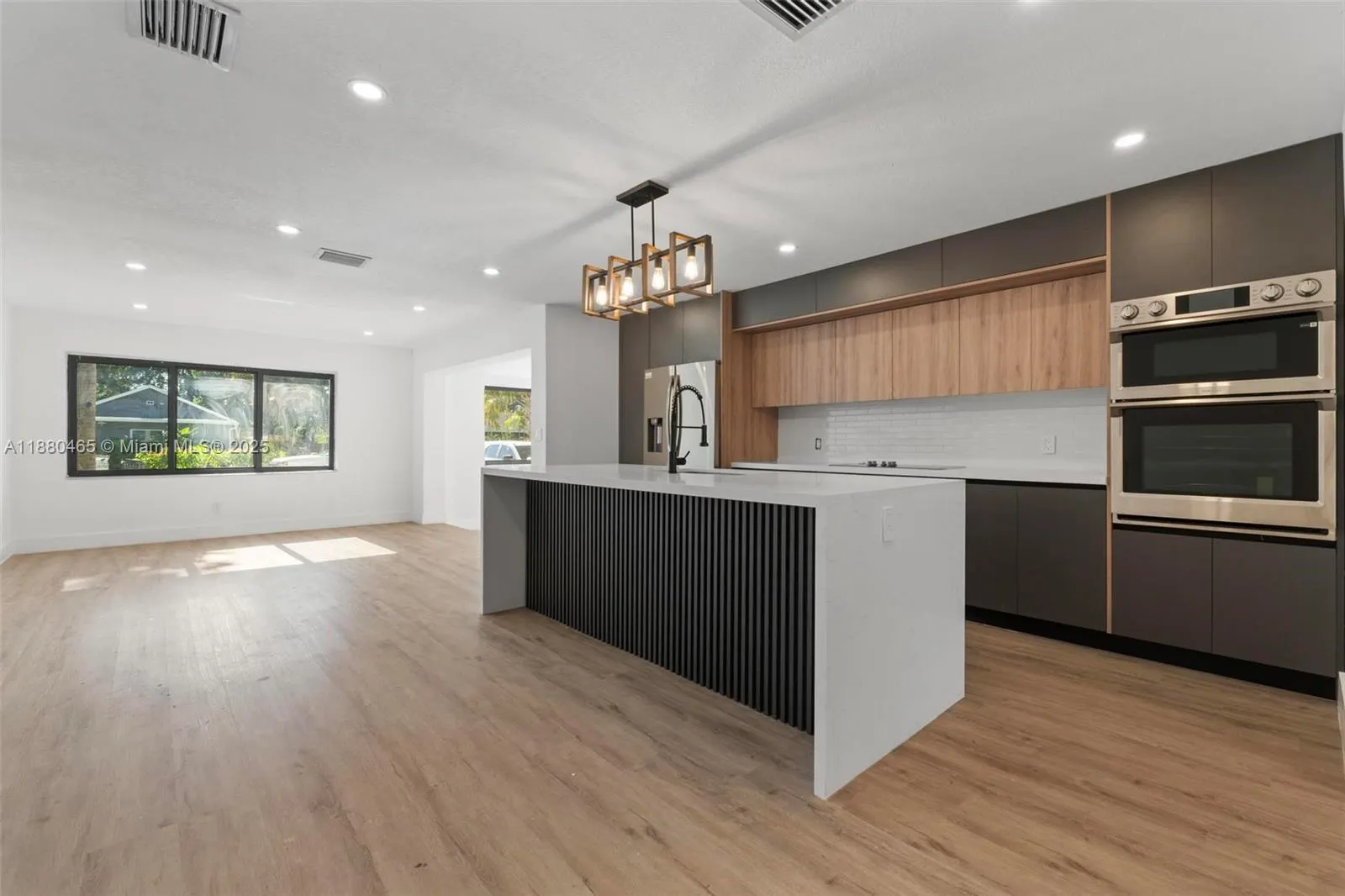 1516 SW 30th Ter