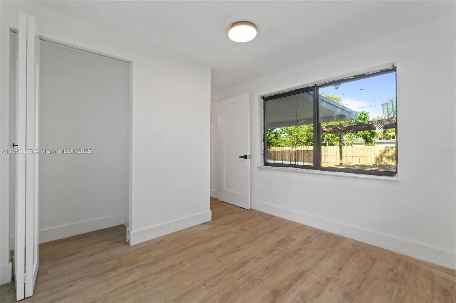 1516 SW 30th Ter