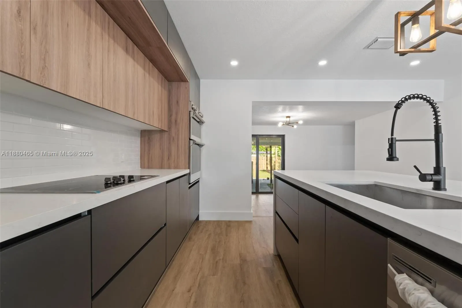 1516 SW 30th Ter
