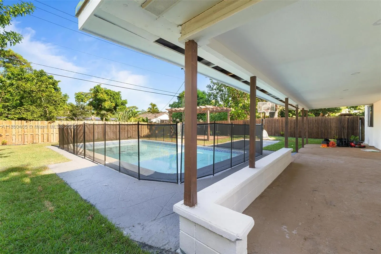 1516 SW 30th Ter