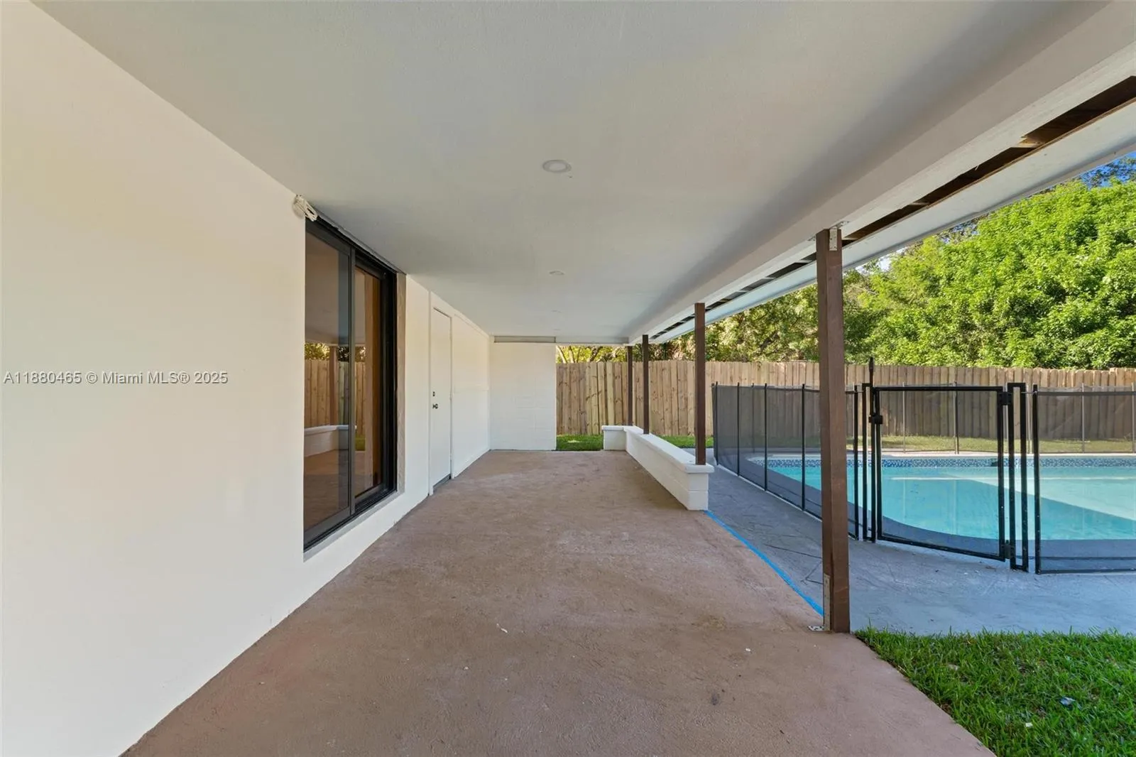 1516 SW 30th Ter