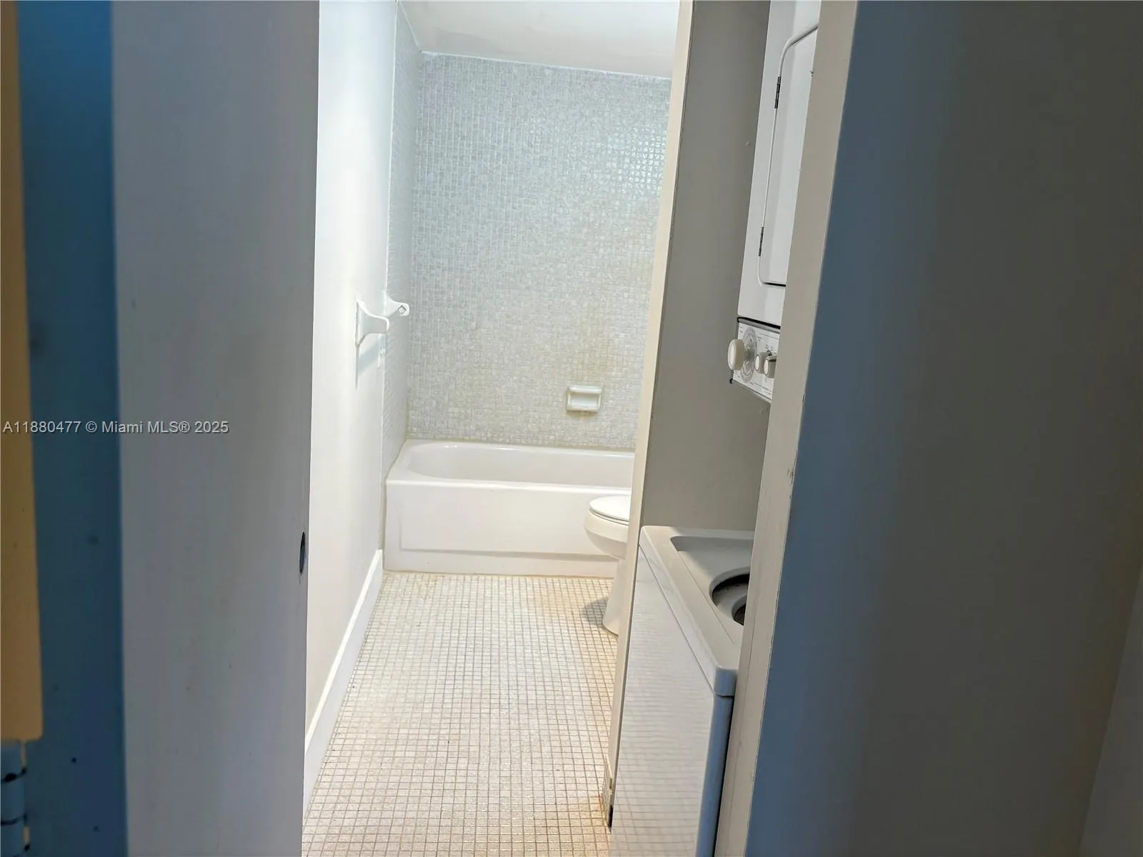 4164 Inverrary Dr, #112