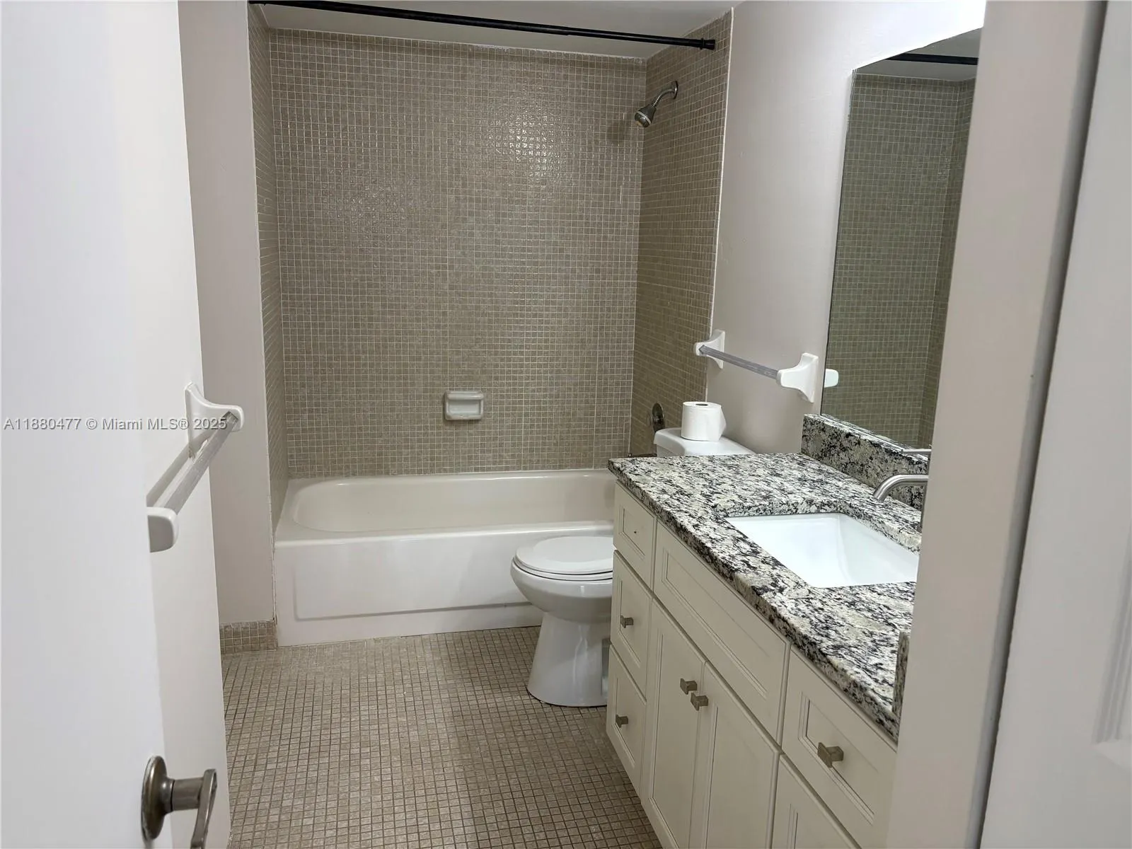 4164 Inverrary Dr, #112