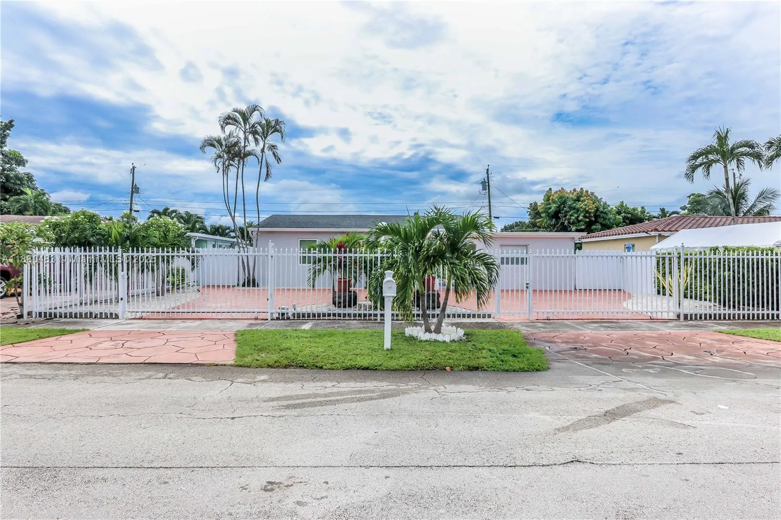 7280 SW 13th St