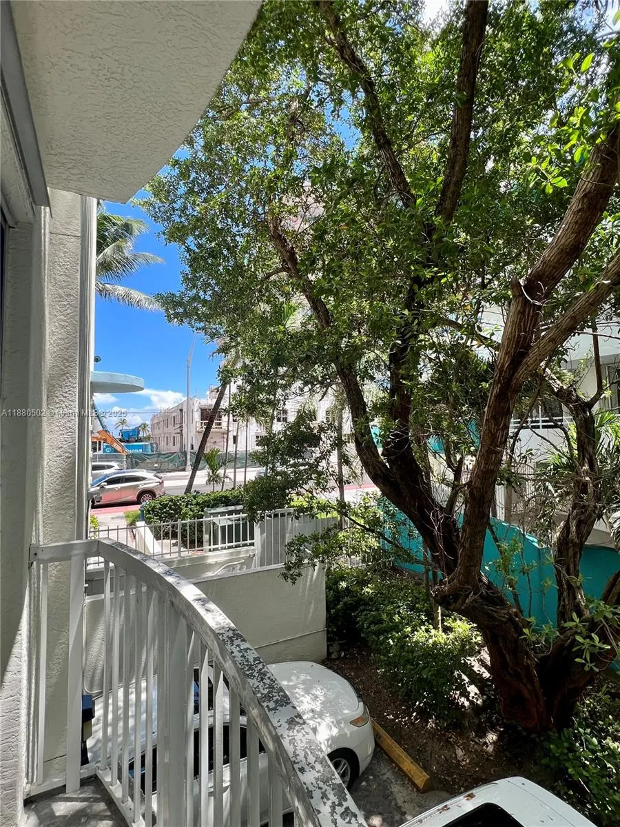 9172 Collins Ave, #214
