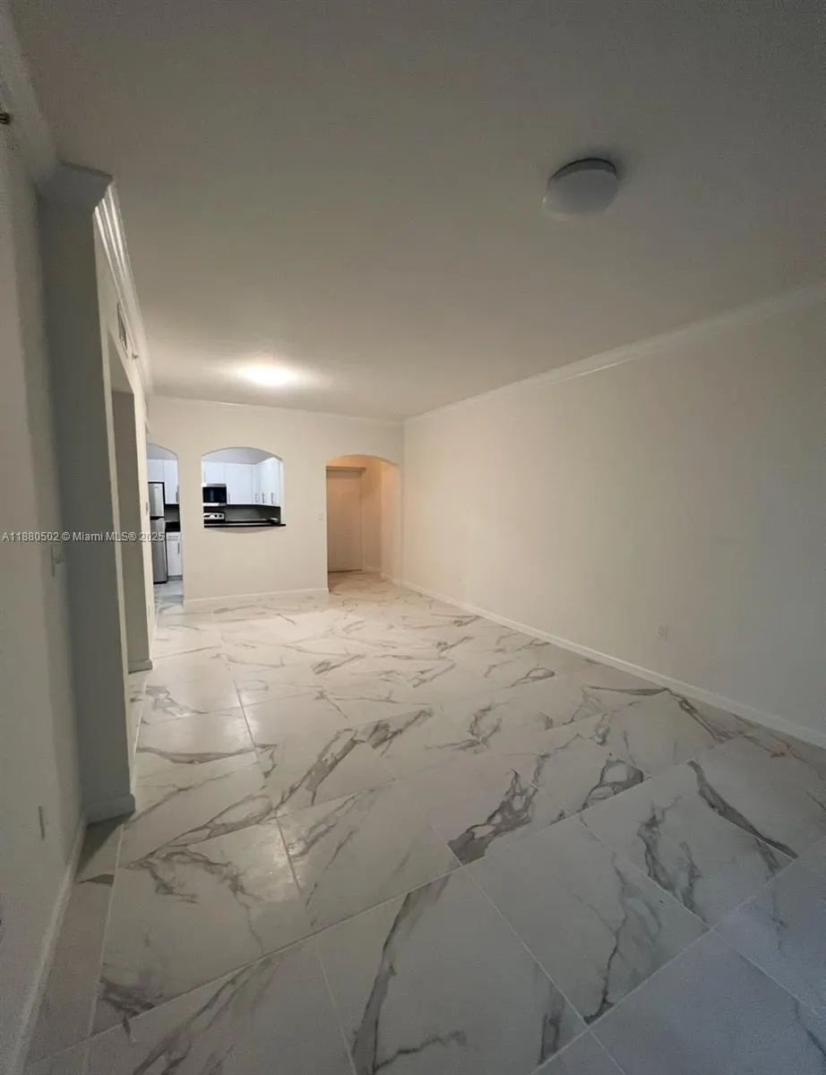 9172 Collins Ave, #214