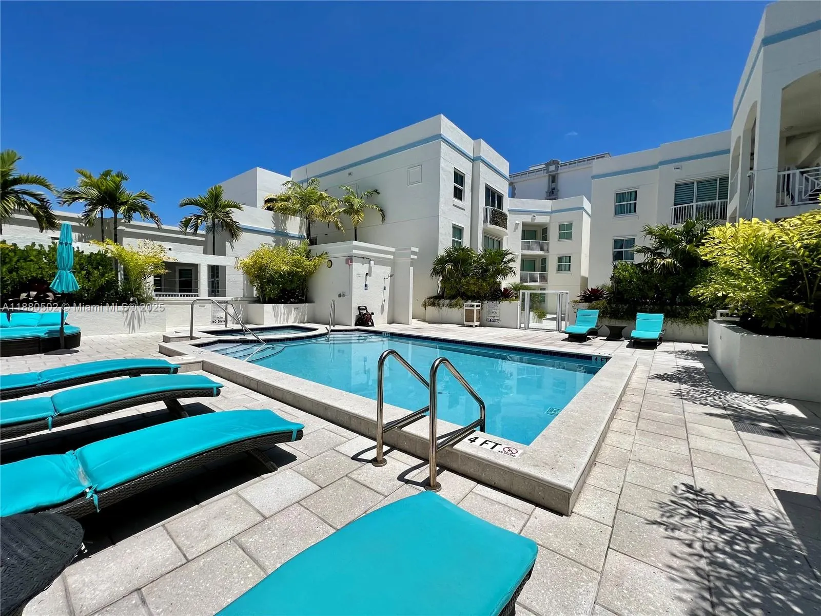9172 Collins Ave, #214