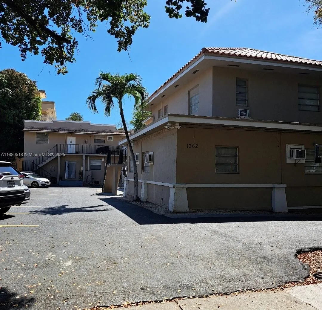 1362 SW 2nd St, #8