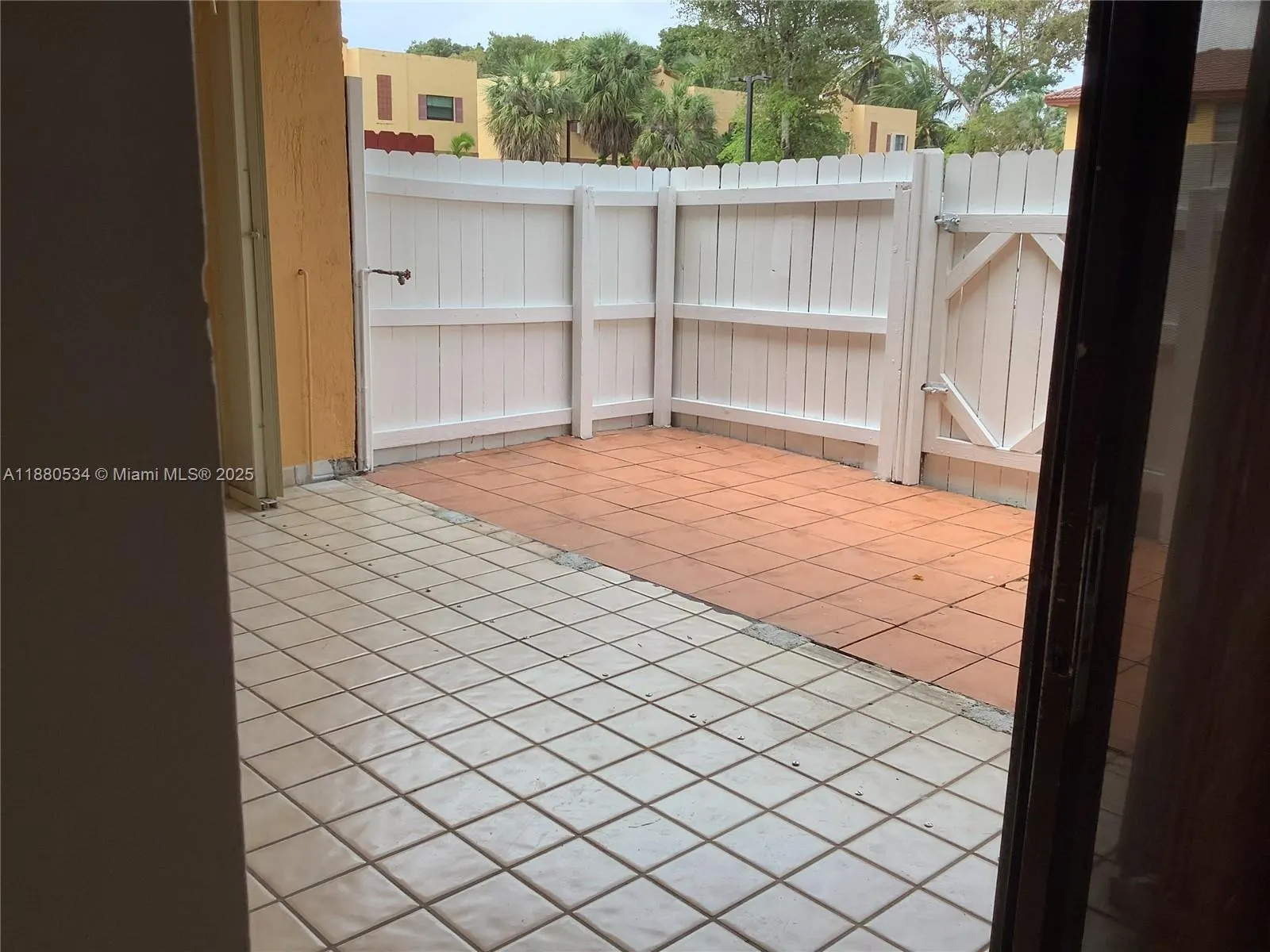 10873 NW 7th St, #13-37