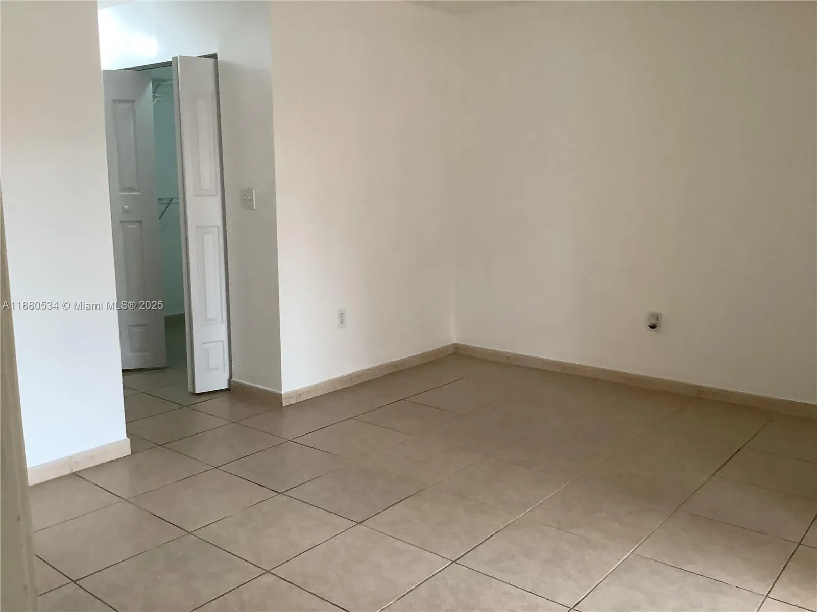 10873 NW 7th St, #13-37