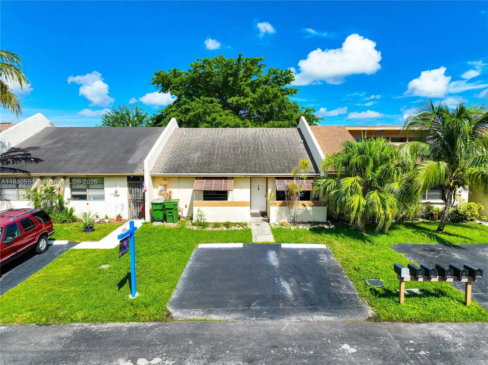 1733 Greer Ave