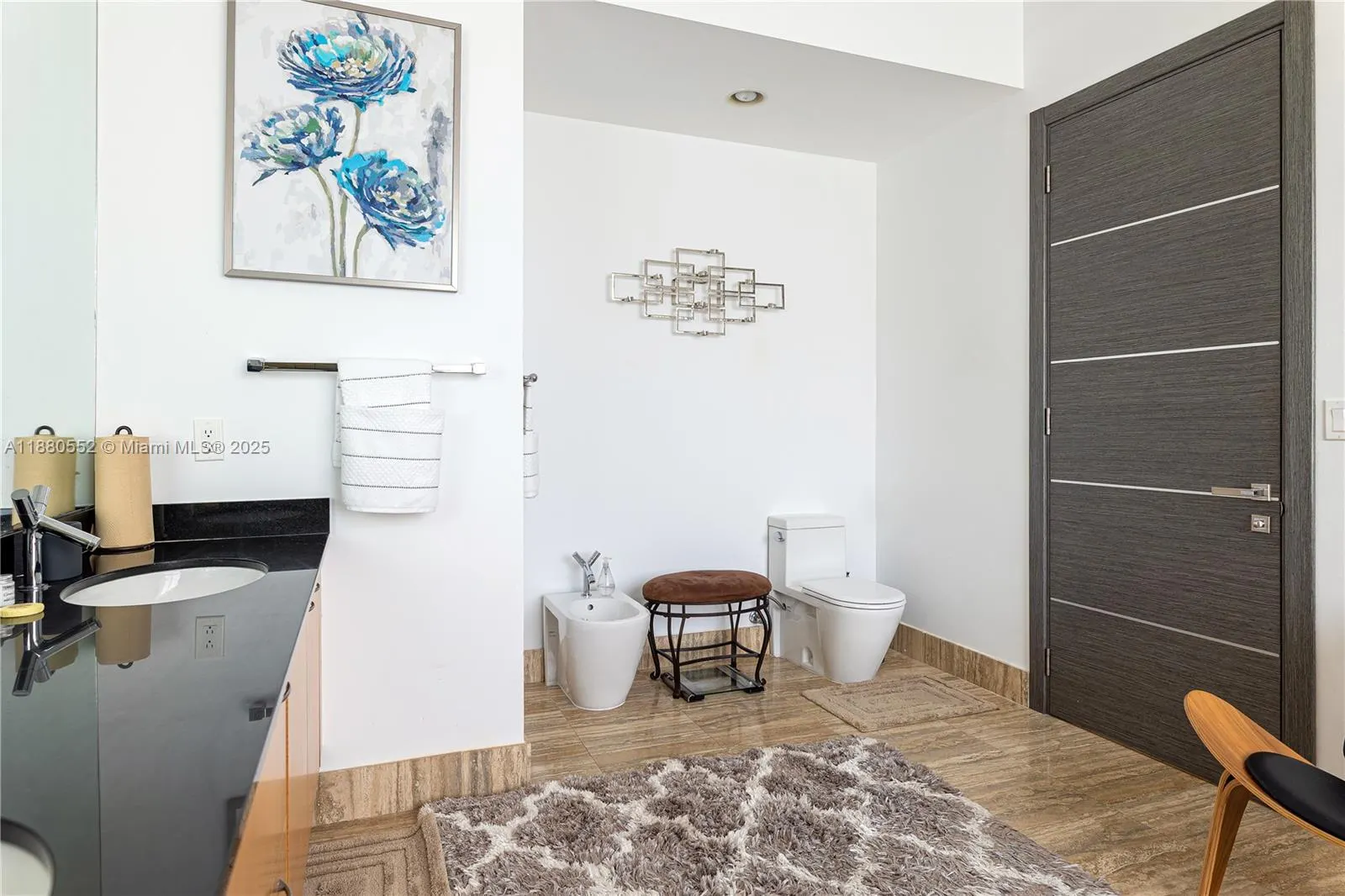 15901 Collins Ave, #606
