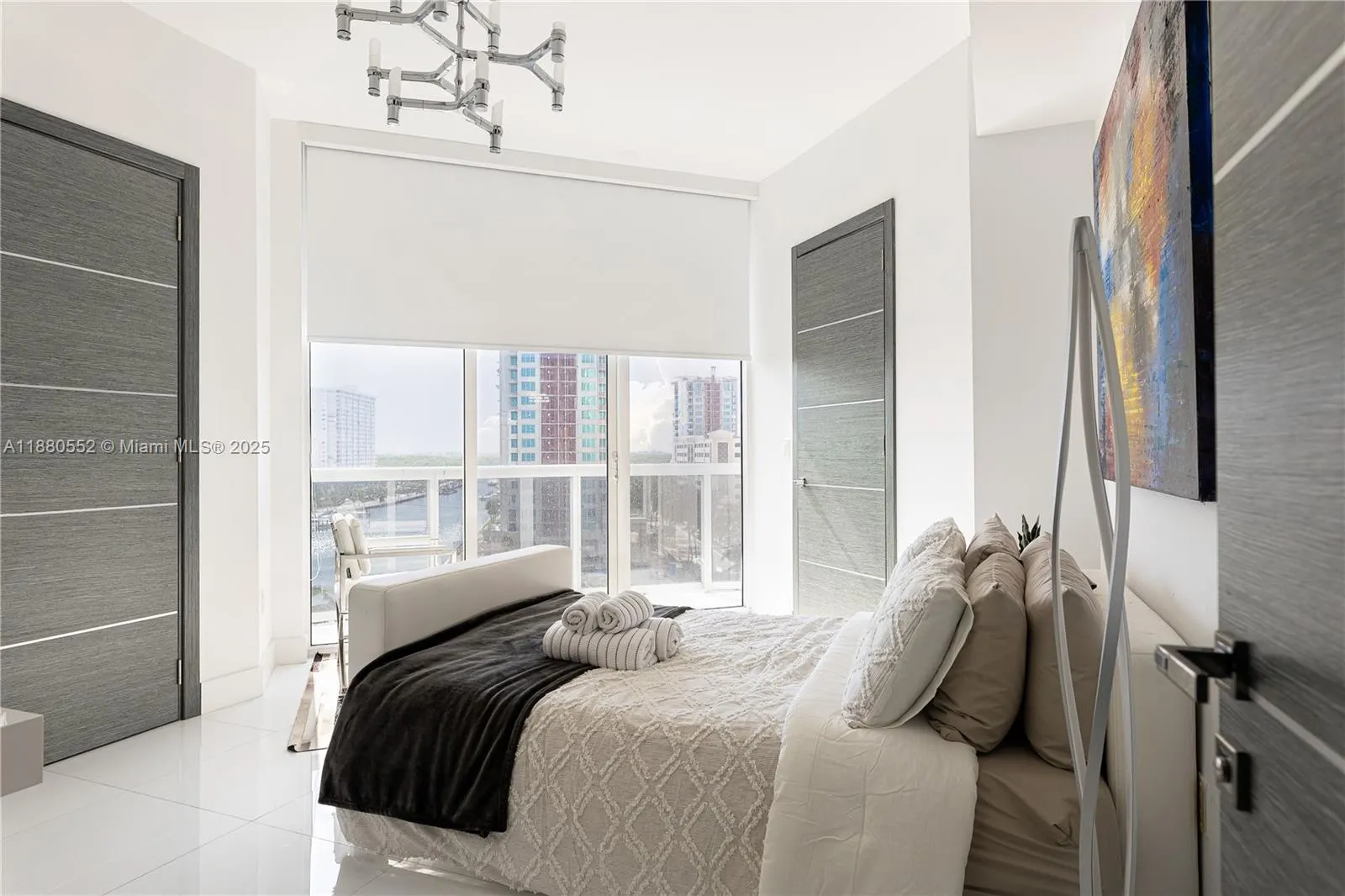 15901 Collins Ave, #606