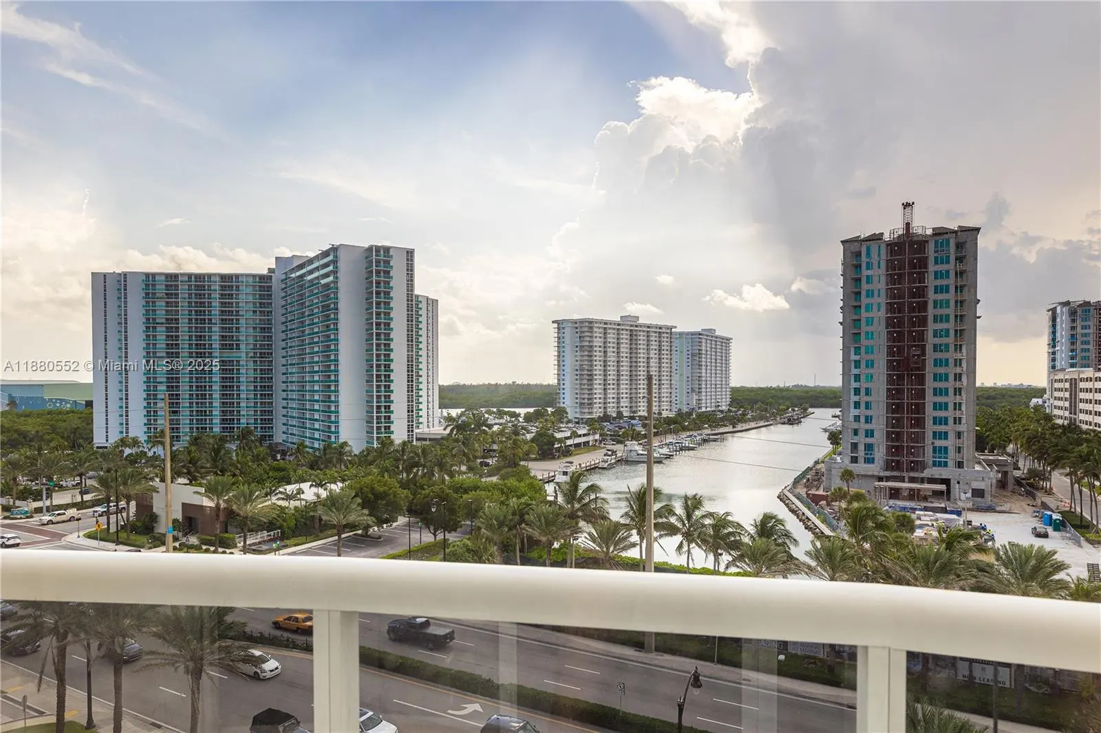 15901 Collins Ave, #606