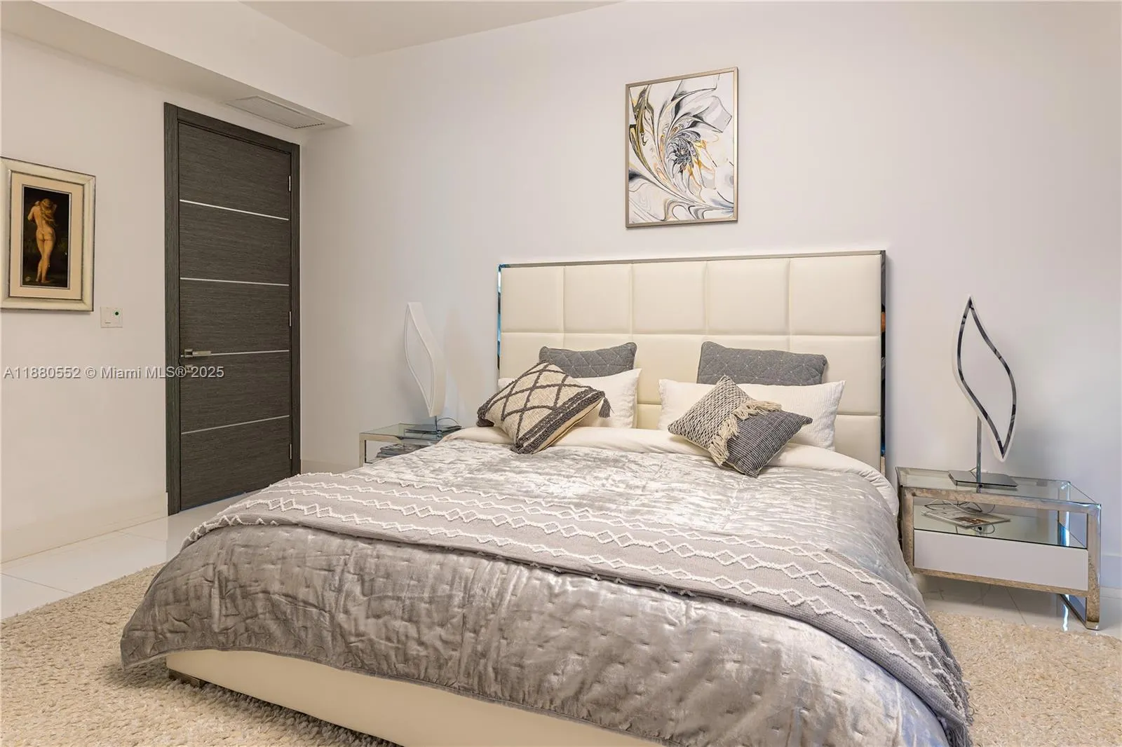 15901 Collins Ave, #606