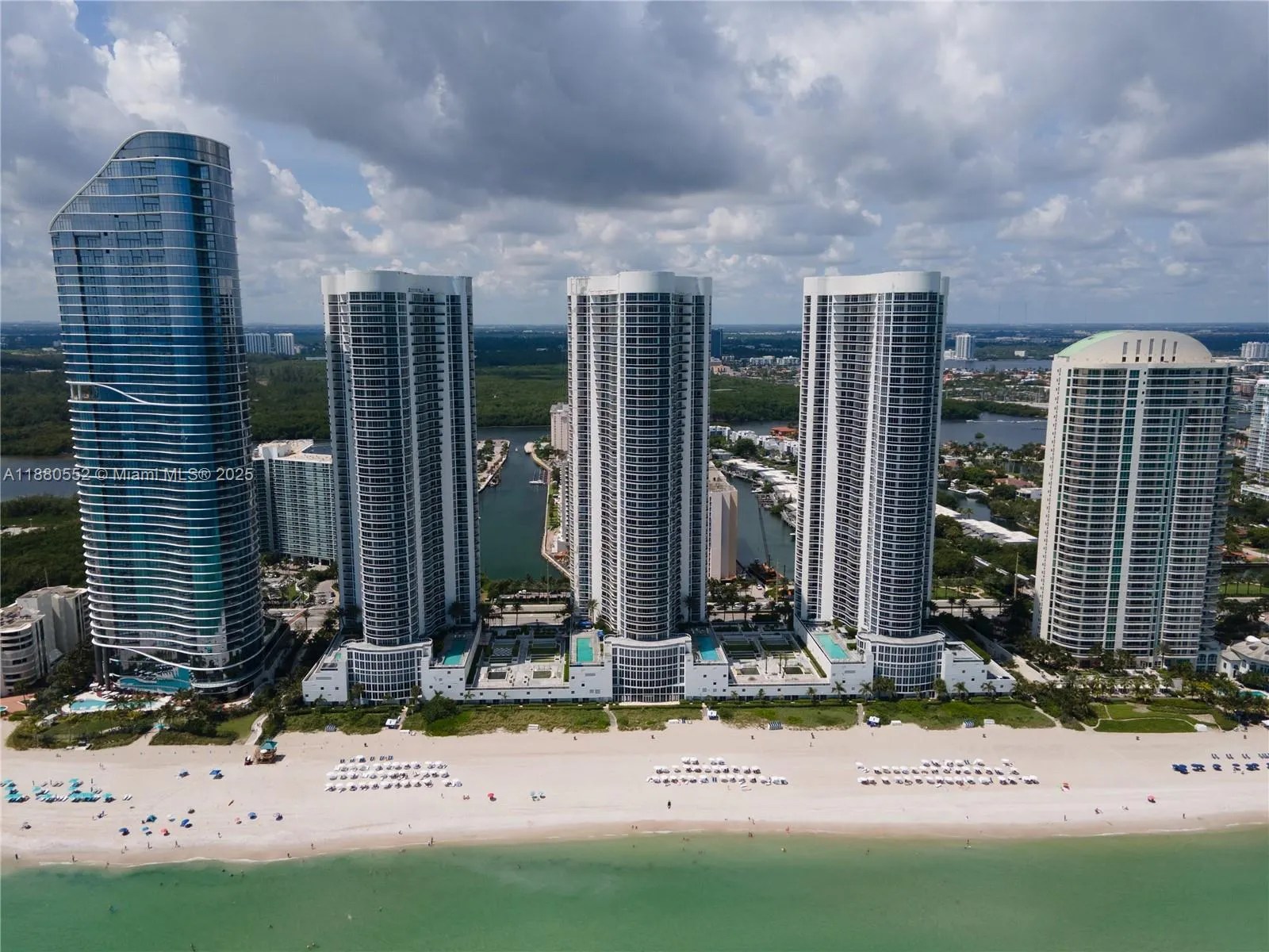 15901 Collins Ave, #606