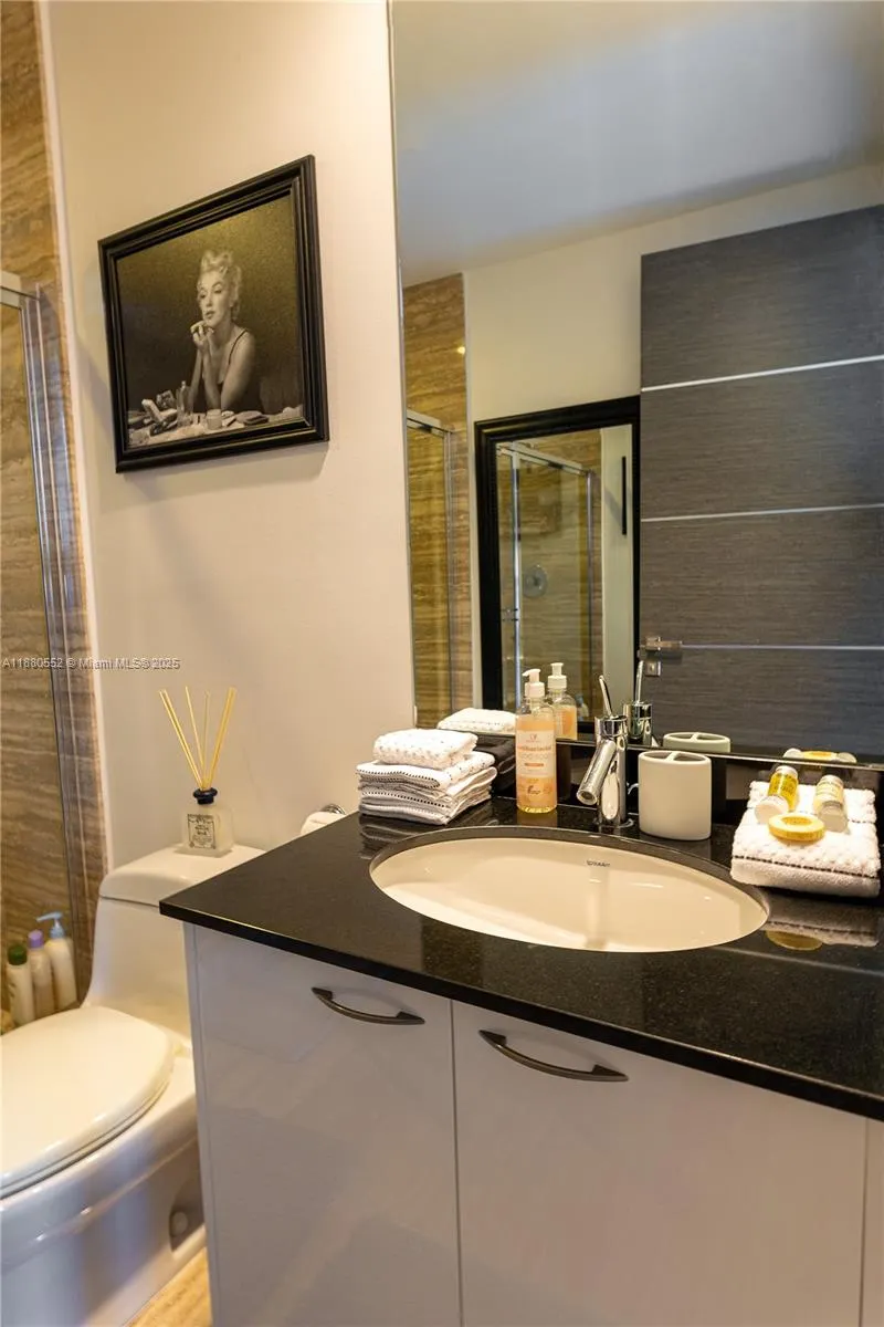 15901 Collins Ave, #606