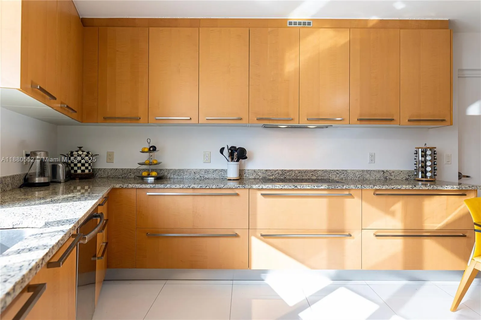 15901 Collins Ave, #606