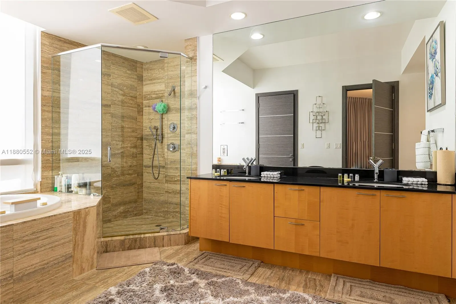 15901 Collins Ave, #606