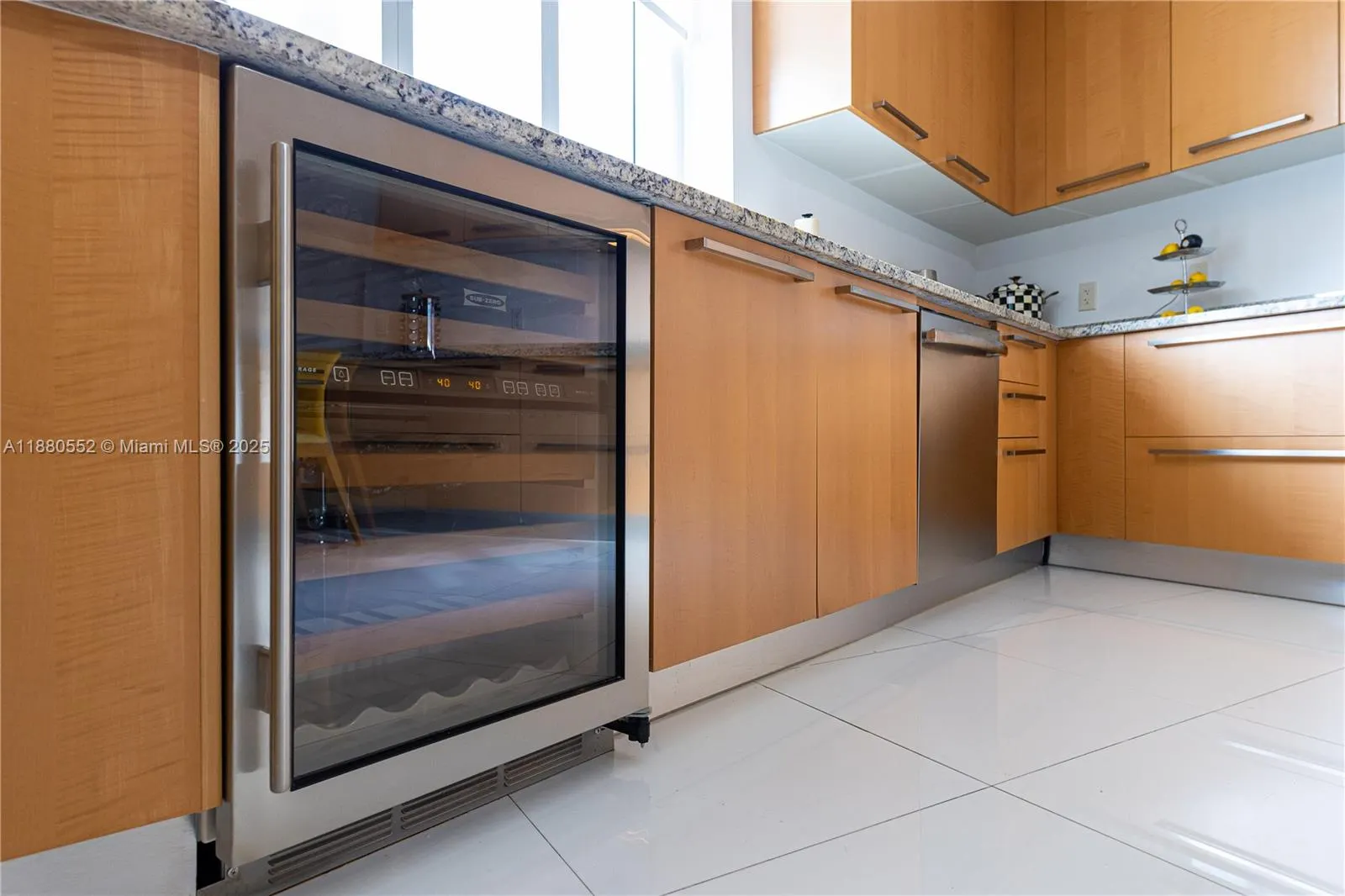 15901 Collins Ave, #606