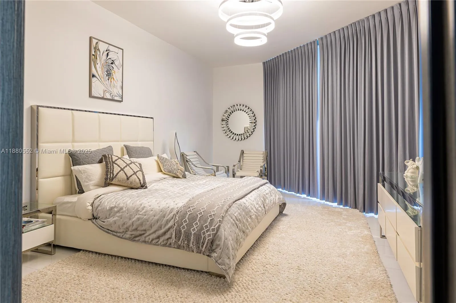 15901 Collins Ave, #606