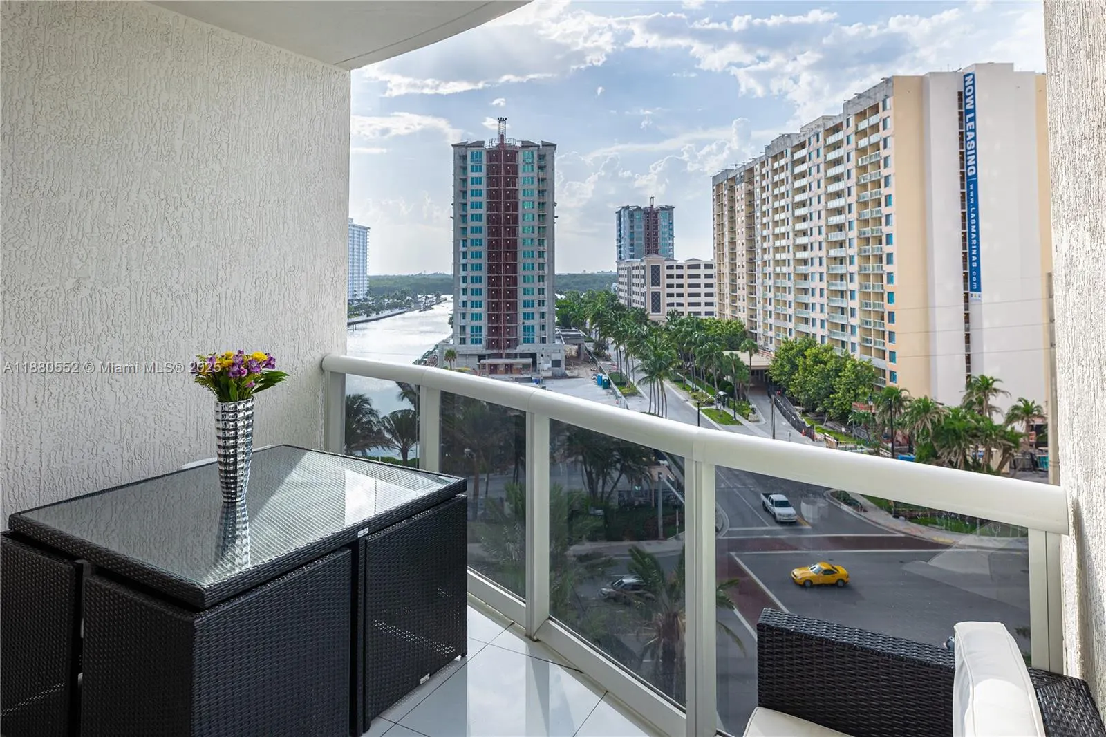 15901 Collins Ave, #606