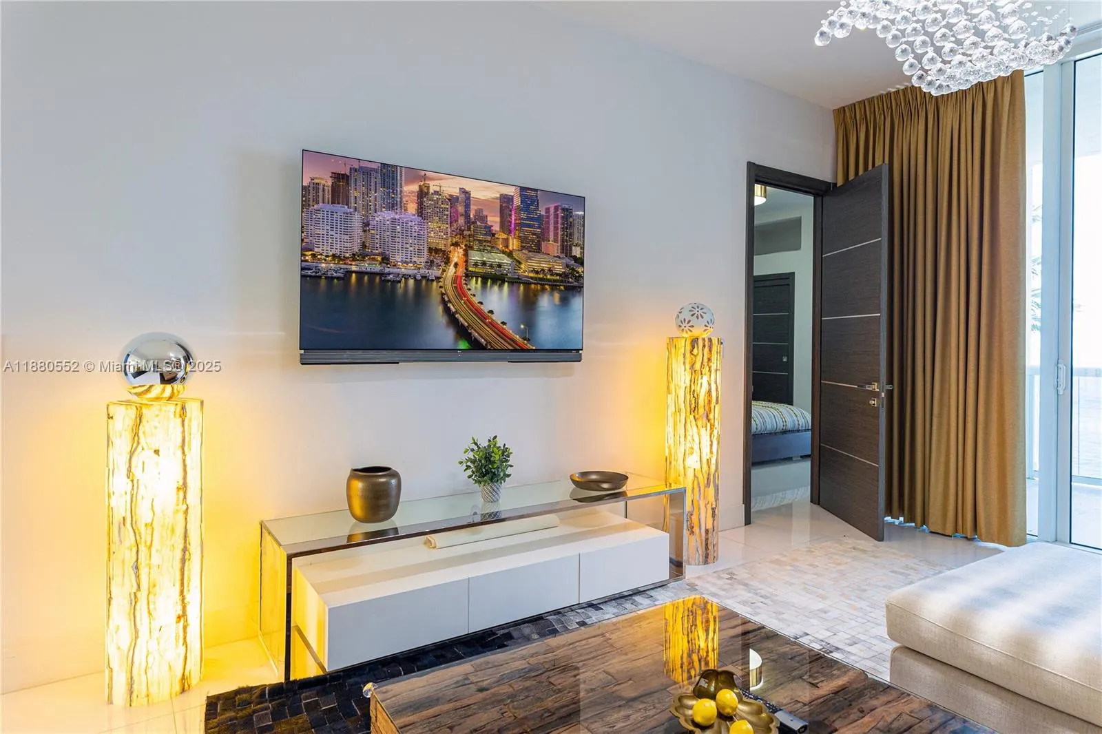 15901 Collins Ave, #606