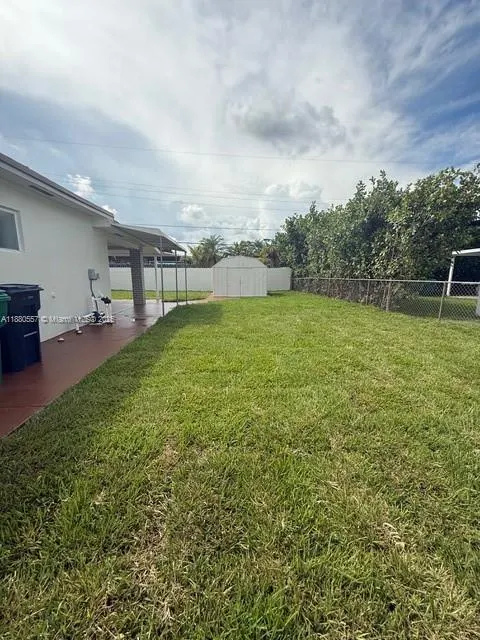 5730 NW 112th Ter