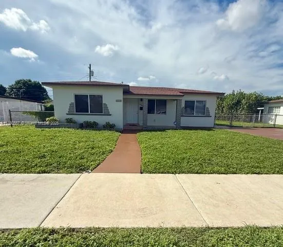 5730 NW 112th Ter