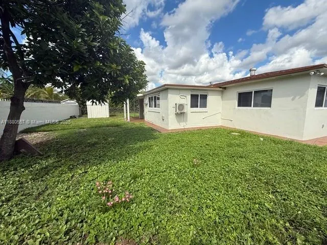 5730 NW 112th Ter