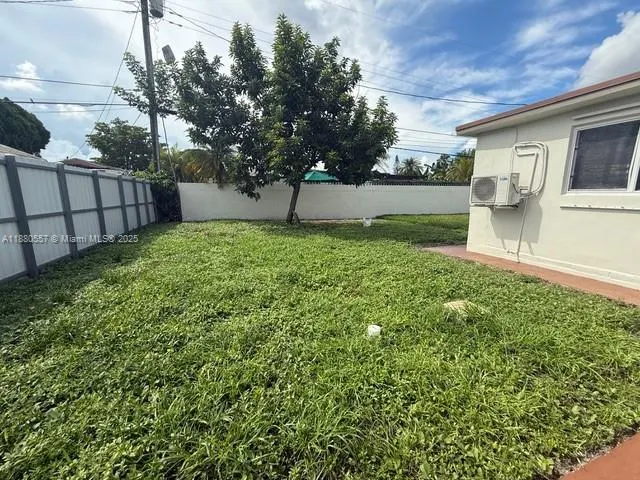 5730 NW 112th Ter