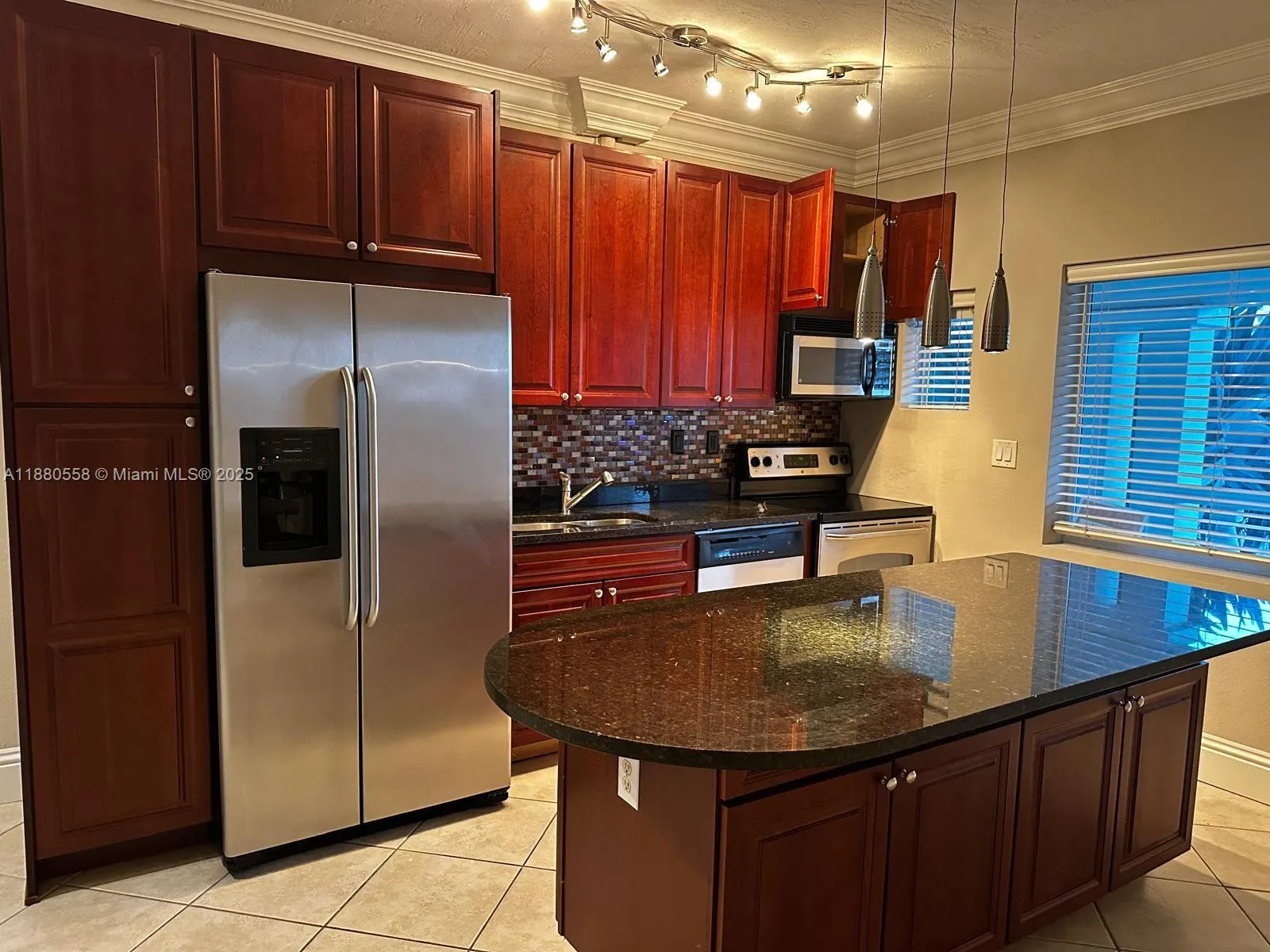 2895 NE 32nd St, #305