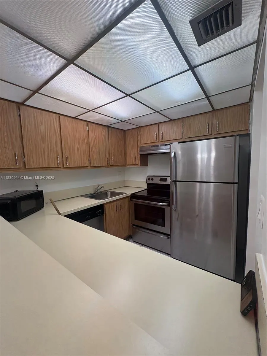 5981 Washington St, #215