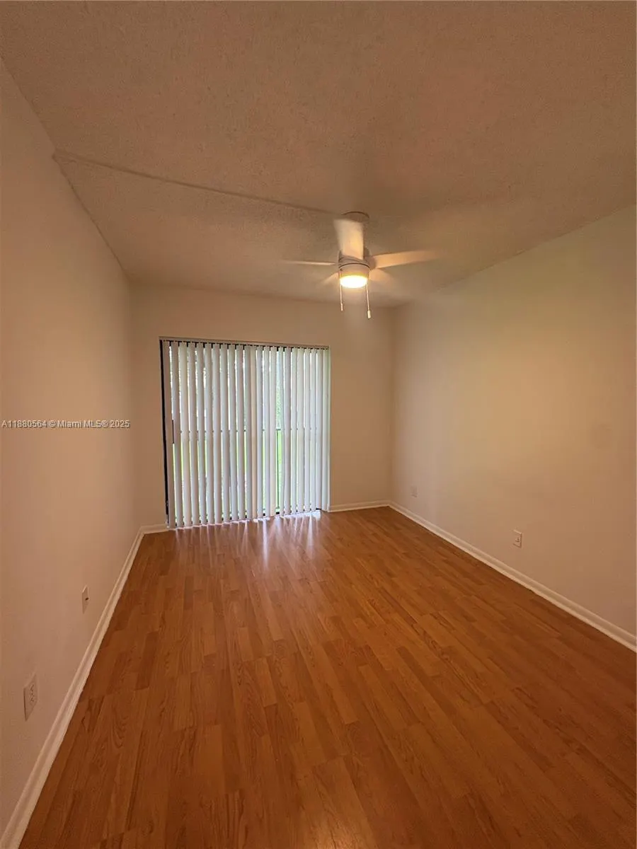 5981 Washington St, #215