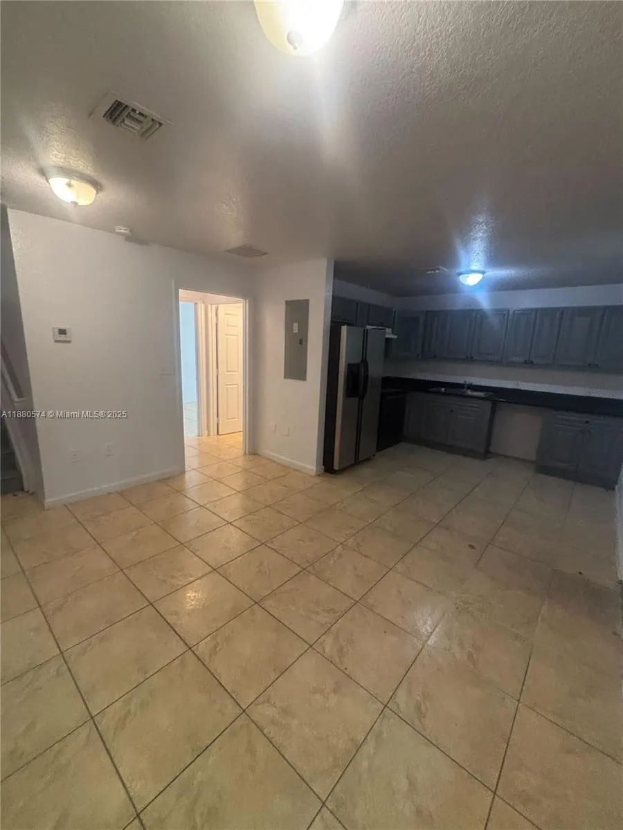 14006 NE 2nd Ave, #14006