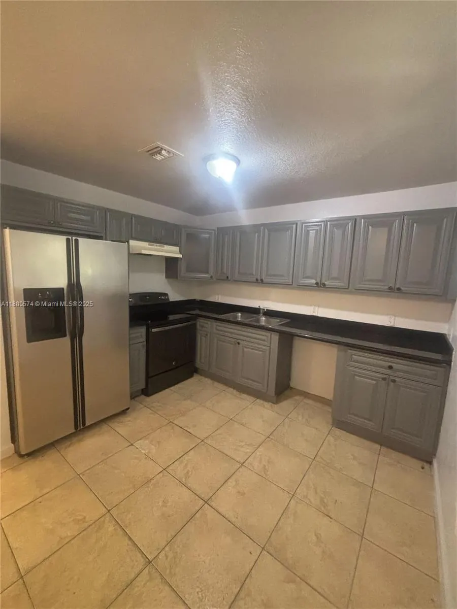 14006 NE 2nd Ave, #14006